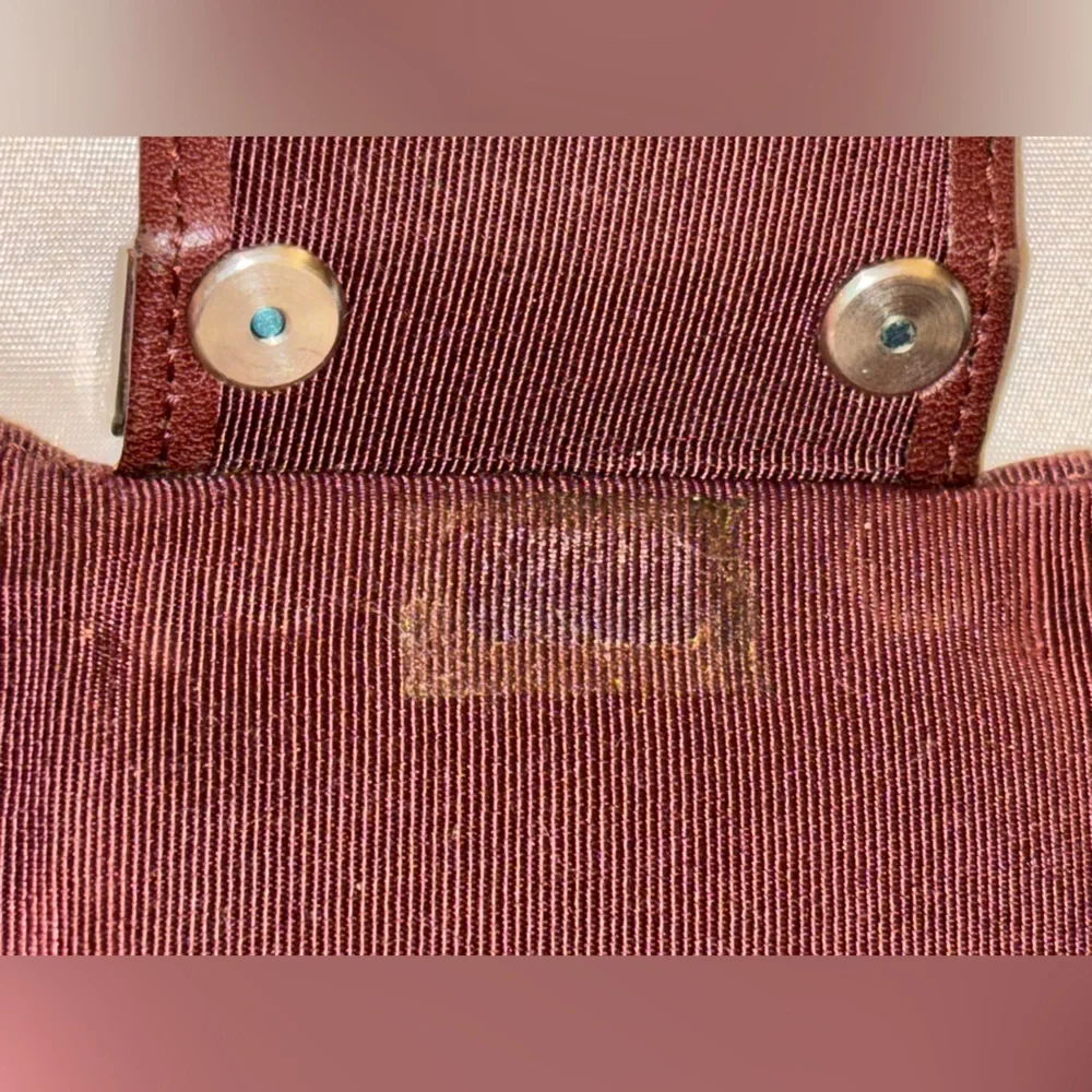 CHANEL Calfskin Black Soft Quilted Leather Key Case - Very good condition - Picture 13 of 14